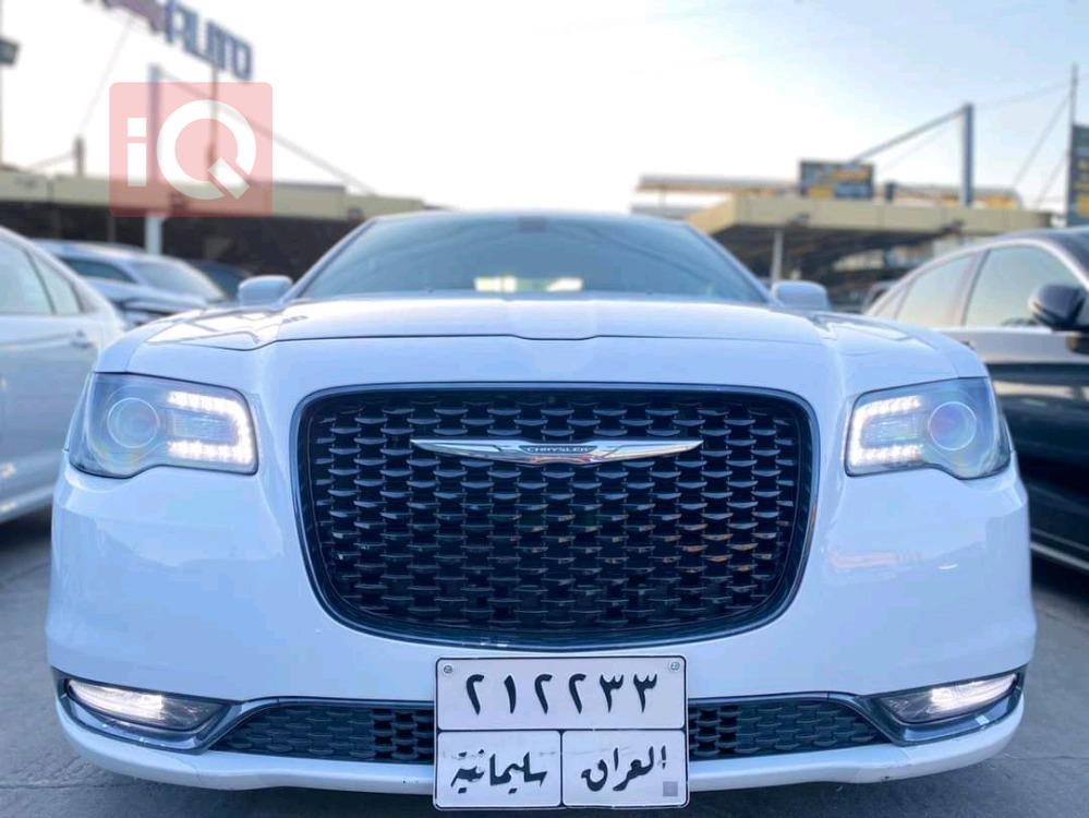 کرایسلەر 300